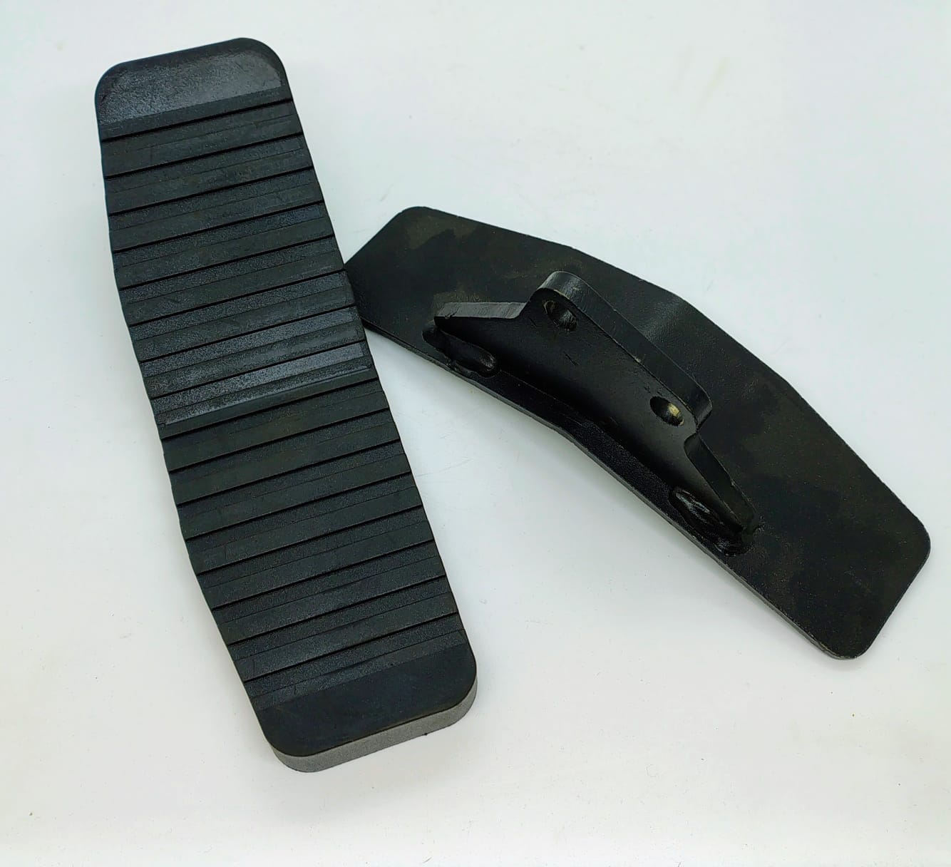 Pedal traslación (mini excavadora BT16-18-20)